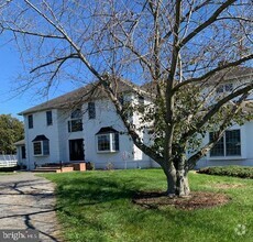 Building Photo - 120 Oechsle Rd