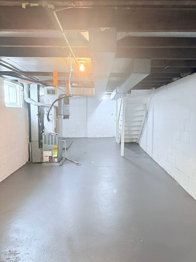 Building Photo - 1407 Elm St