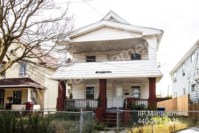 Primary Photo - Lovely 2 Bed, 1 Bath Apartment in Clevelan...