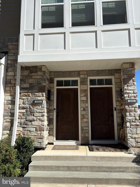 Building Photo - 202 Charles Ellis Dr