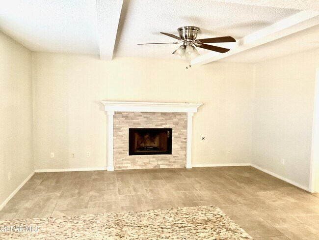 Building Photo - 7369 Luz De Lumbre Ave