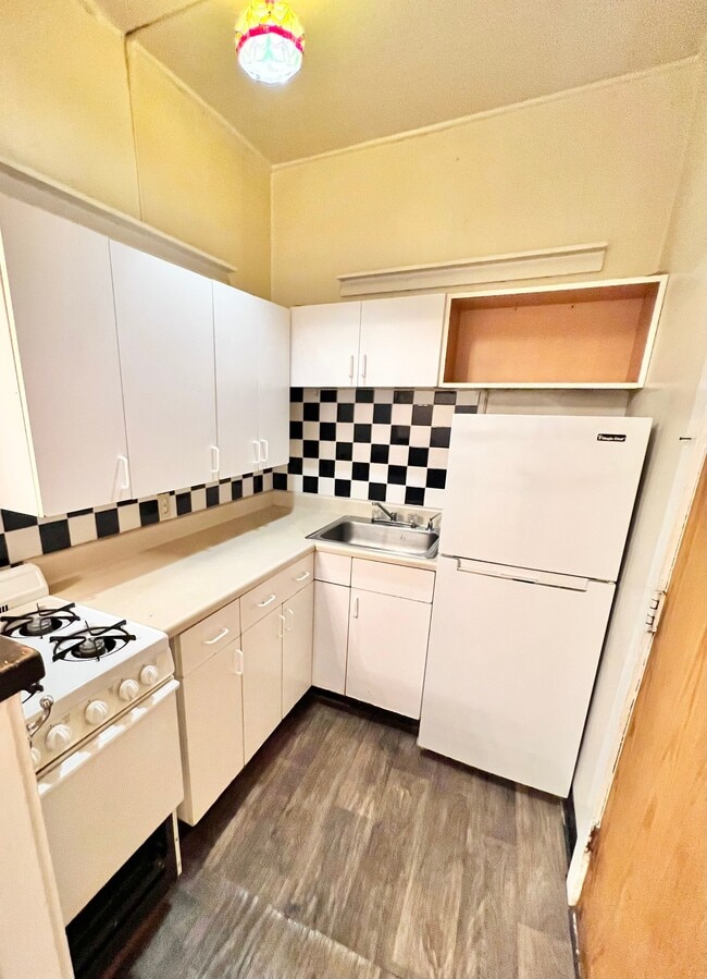 IMG_4781 - Cross Apartments