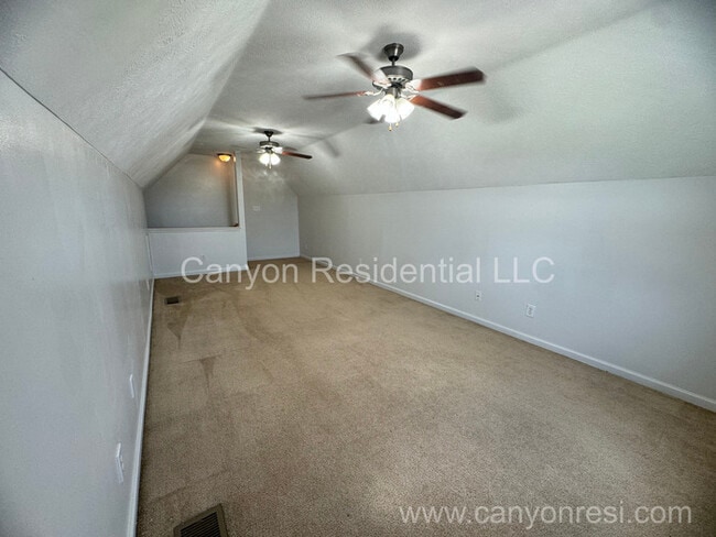 Building Photo - 323 Rushmore Ct