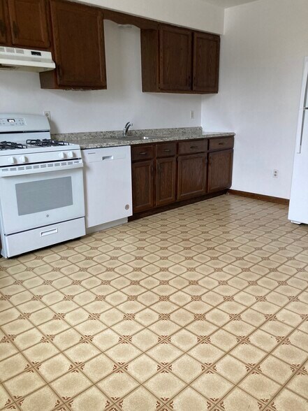 Building Photo - 9 1st St