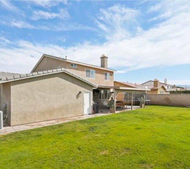 Building Photo - 80549 Tinsley Ave