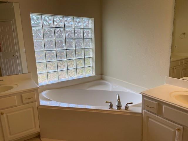 Building Photo - 11218 Chestnut Woods Trail