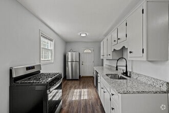 Building Photo - Gorgeous 2 bedroom home in Clairton availa...