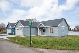 Building Photo - 3BR / 2BA New Construction Low Maintenance Single Family Home