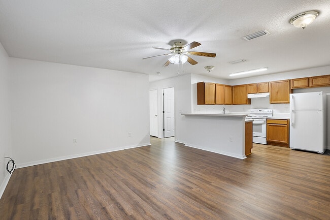 Building Photo - 512 Paulling Dr