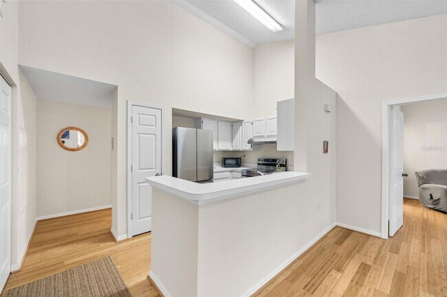 Building Photo - 10000 SW 52nd Ave
