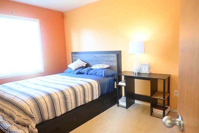 Building Photo - Lynnwood Home