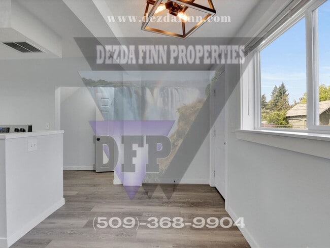 Building Photo - Charming 4-Bedroom Home with Modern Update...