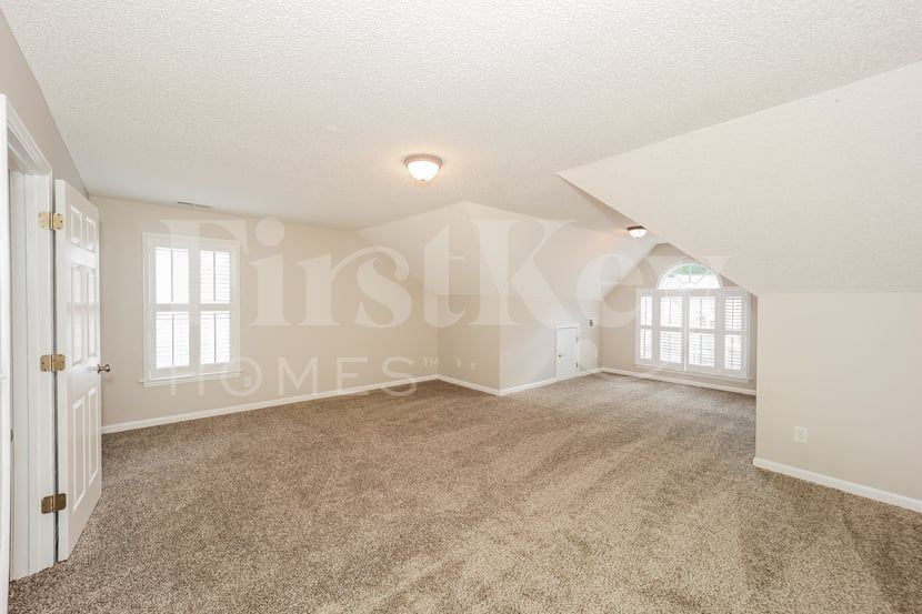 Building Photo - 17 Arbor Way