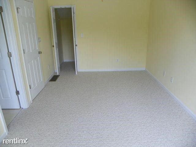 Building Photo - 603 S Atcher St