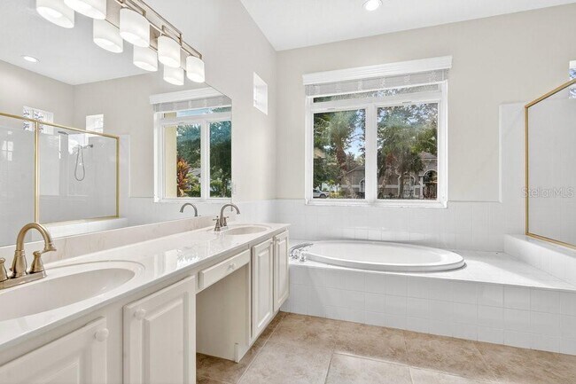 Building Photo - 10337 Pointview Ct