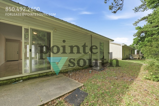 Building Photo - 6413 Schoel Ln