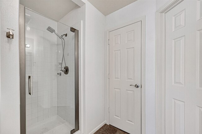 Building Photo - 1253 El Camino Village Dr