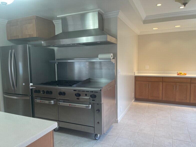 Stove 61 inch Wolff - 14901 Nelson Way