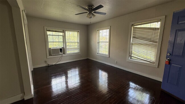 Building Photo - 1624 Holman St