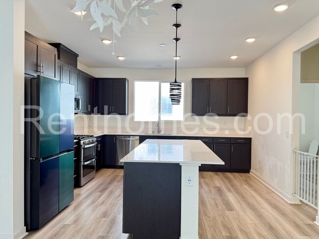 Building Photo - Otay Mesa, 5841 Seacliff Pl #95, LVP Flooring, Quartz Counters, 8 Solar Panels, AC, 2 Car Garage.