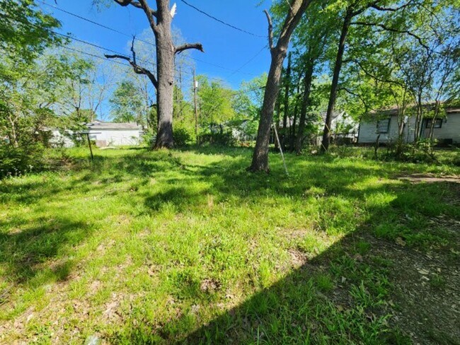 Building Photo - 3716 Marion St
