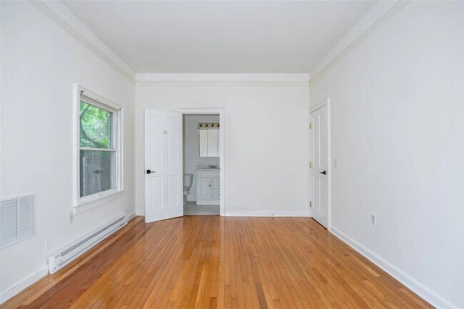 Building Photo - 1432 Lincoln Terrace LLC