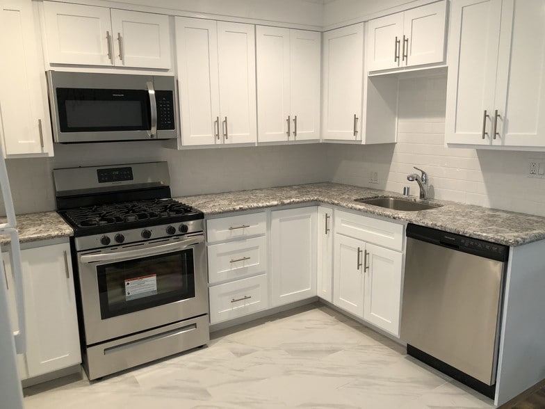 Kitchen - New Remodel - 11130 Huston St