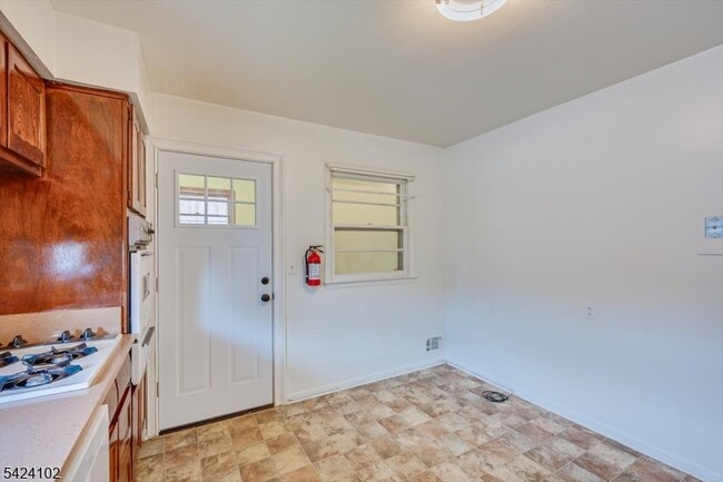 Building Photo - 52 Johnson Ave