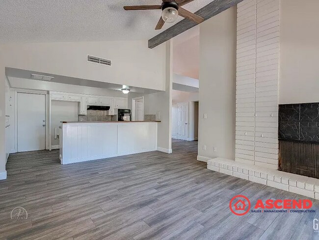 Building Photo - Phenomenal Home Located In Gated Community!