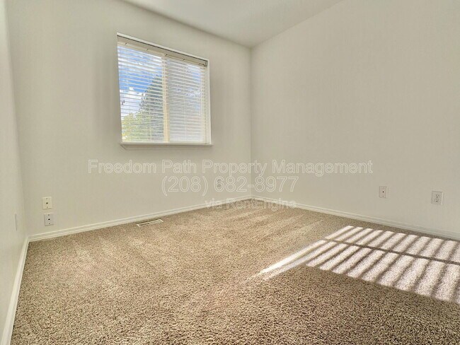 Building Photo - 1490 W Timor Ave