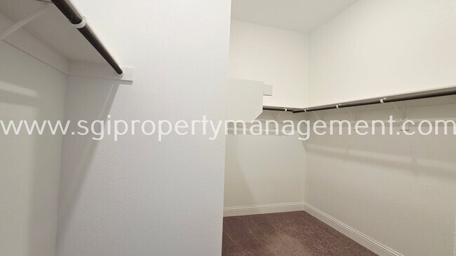 Building Photo - 1922 Renwick Dr