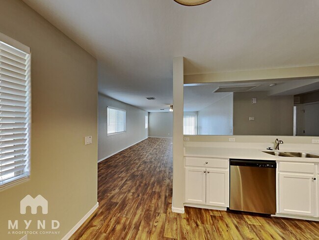 Building Photo - 10413 W Miami St