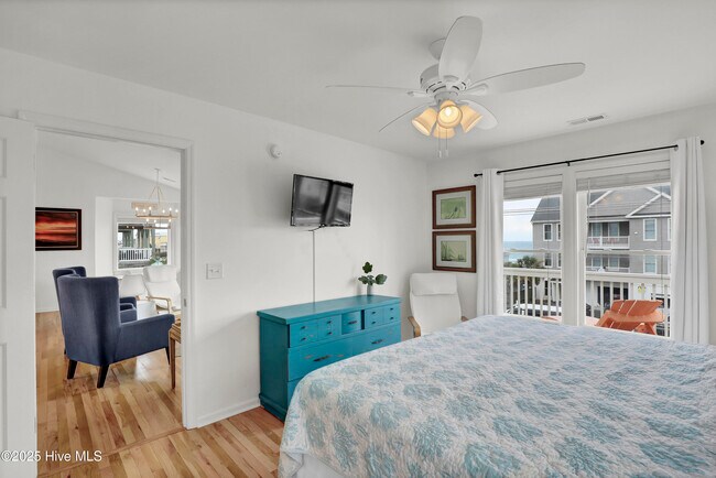 Building Photo - 1401 S Shore Dr