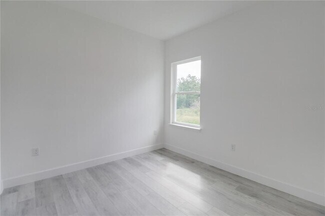 Building Photo - 16816 SW 41st Ave Rd