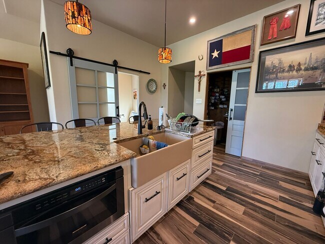 Building Photo - 2403 Bottoms East Rd