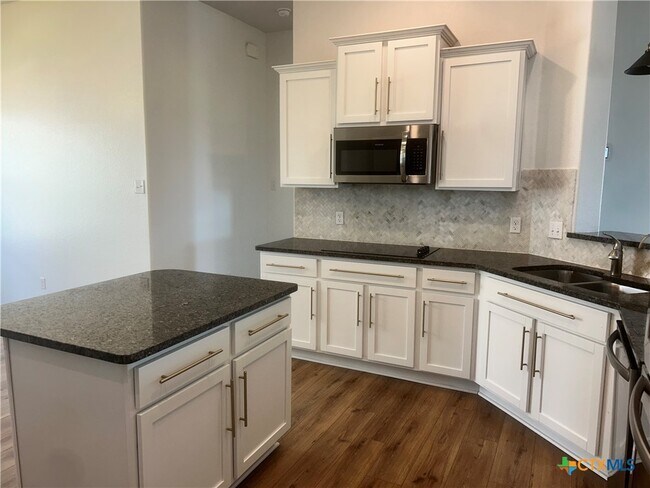 Building Photo - 1203 Kiskadee Branch Dr