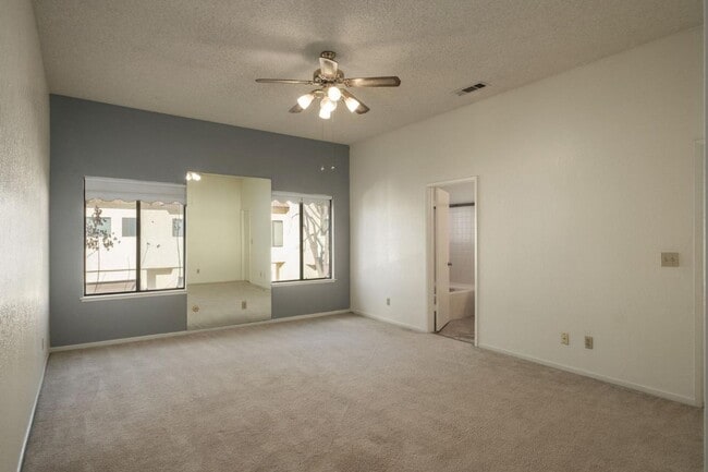Building Photo - 2890 E Huntington Blvd