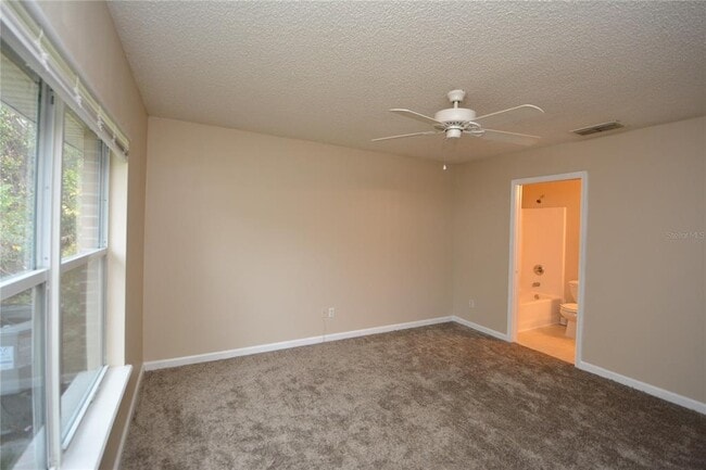 Building Photo - 35 Regent Ln