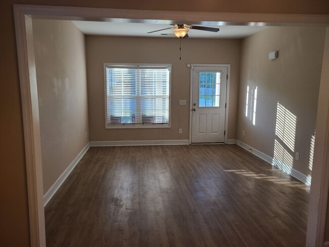 Building Photo - 3 Bedroom, 2.5 bath home - Sneads Ferry - Everetts Creek Community