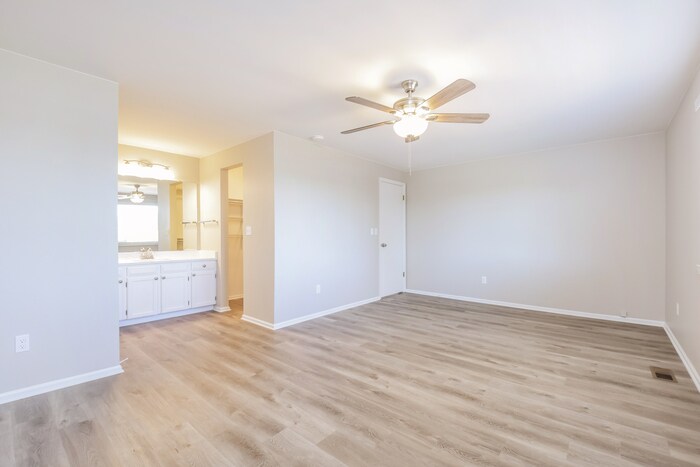 Building Photo - 4230 S Biscay Cir