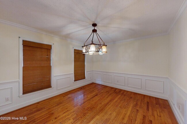 Building Photo - 464 Summerlea Dr
