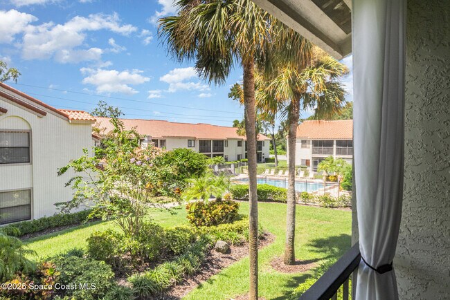 Building Photo - 1089 Country Club Dr