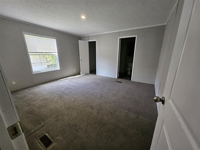 Building Photo - 260 Bay Port Cir