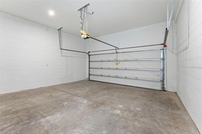 Building Photo - 1889 Seawall Wy