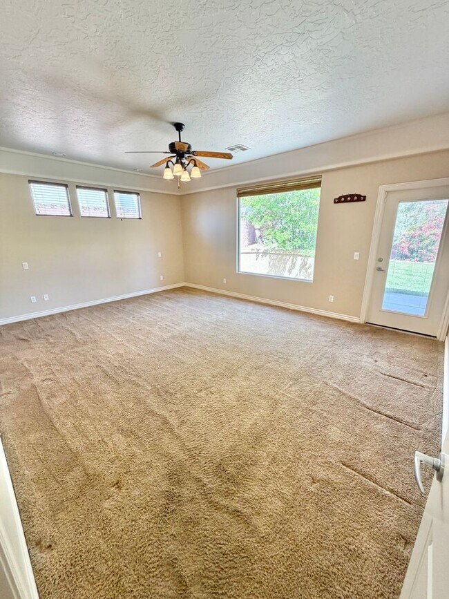 Building Photo - 2176 N Gunsight Dr