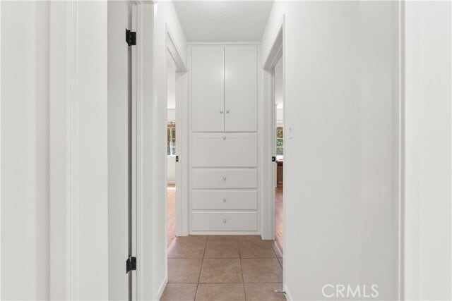 Building Photo - 425 Cll De Castellana