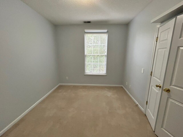 Building Photo - 3010 Winston Dr