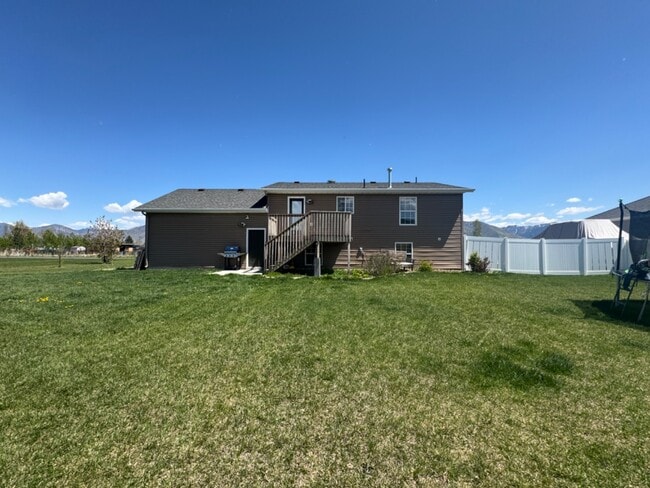 Building Photo - 3261 S 1500 W