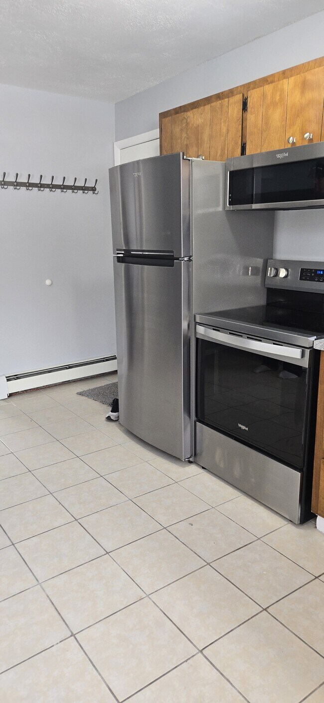 Building Photo - 14360 Leonard Rd