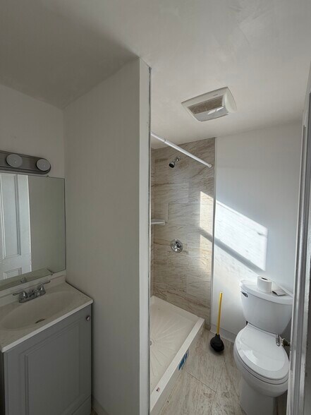 Building Photo - 15 Cushman Rd